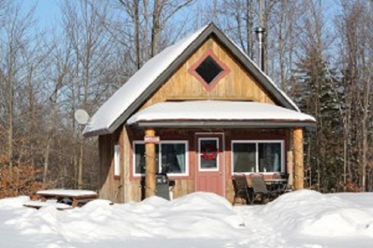 Paradis Sauvage Geronimo Saint-Etienne-de-Bolton Exterior photo