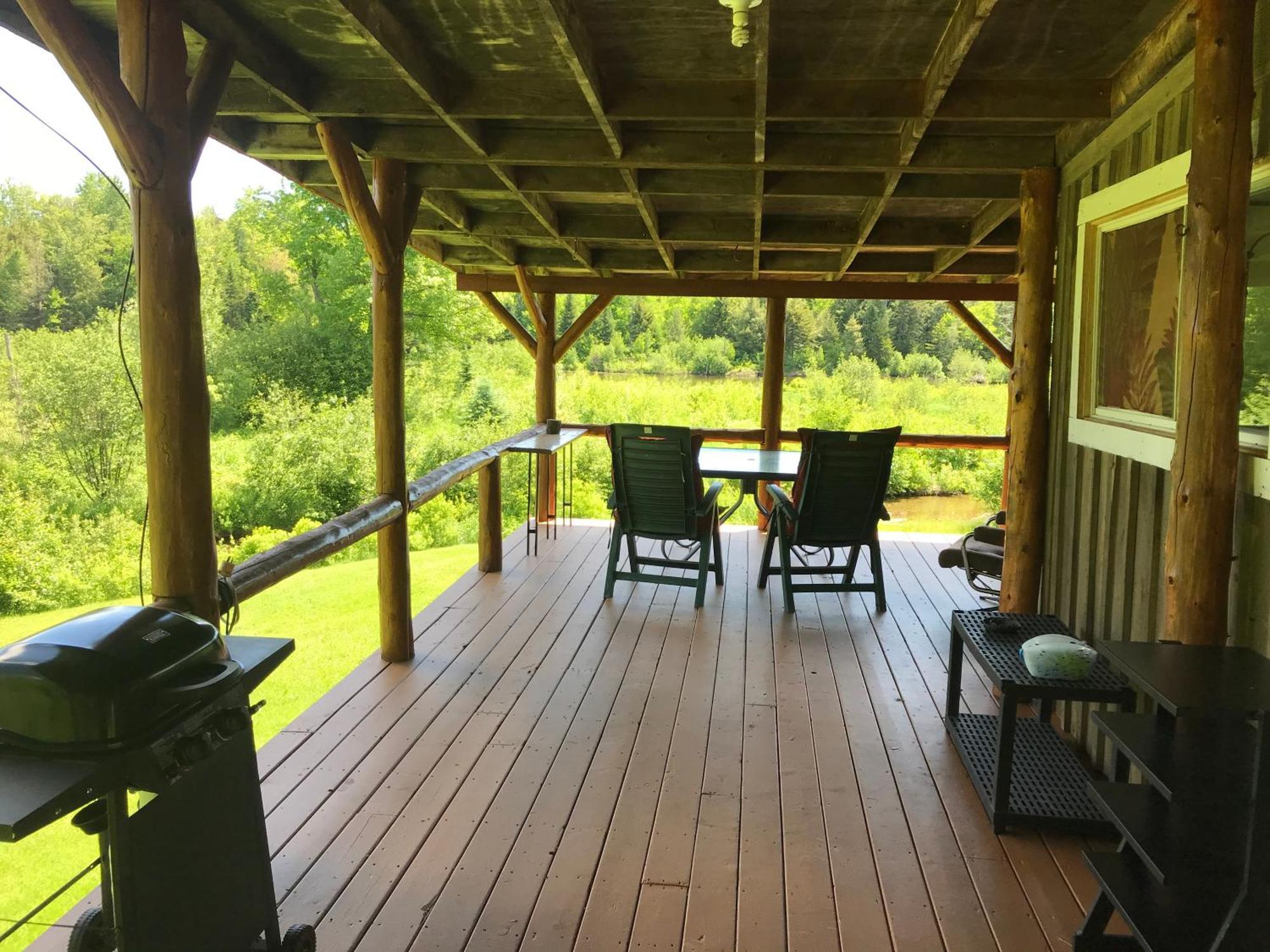 Paradis Sauvage Geronimo Saint-Etienne-de-Bolton Exterior photo